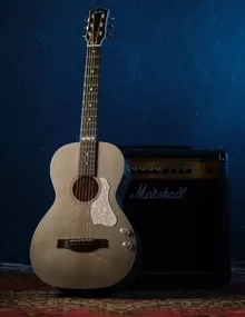Электроакустическая гитара Maton EM100J