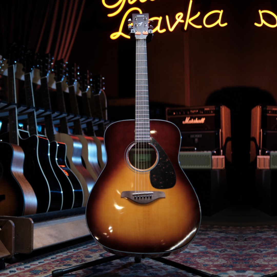 Акустическая гитара YAMAHA FG800 Sunburst